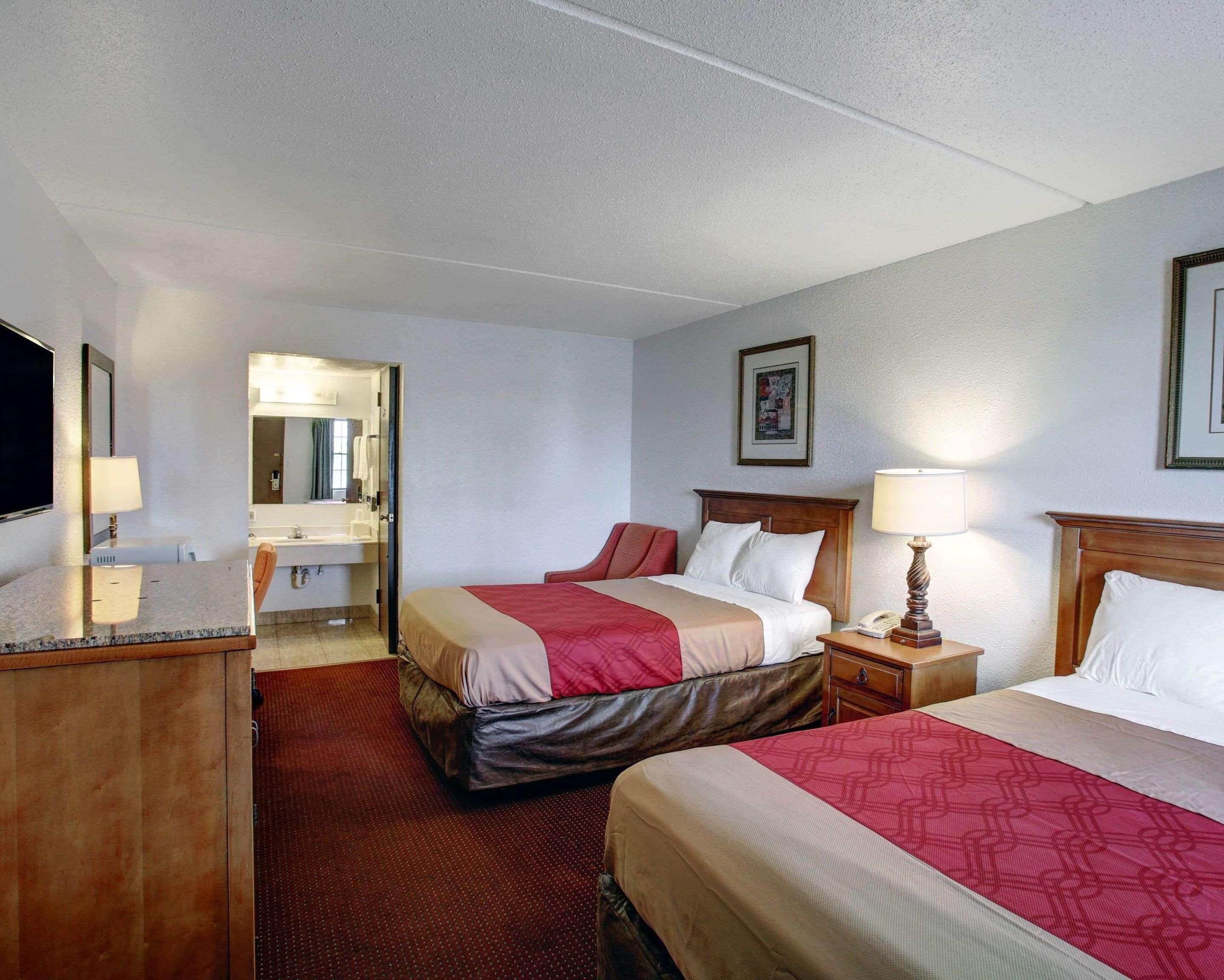 Rodeway Inn Нью Браунфелс Экстерьер фото